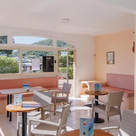 Ξενοδοχείο με διαμερίσματα Le Telemaque 3*